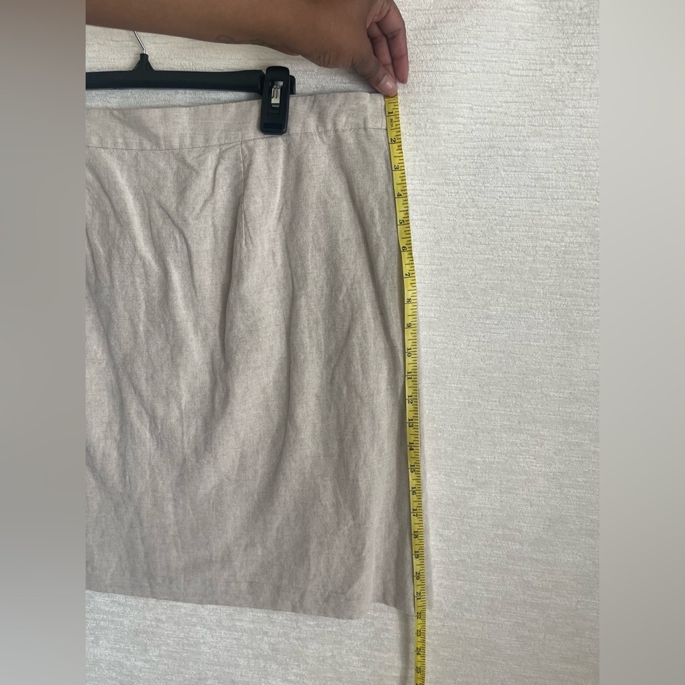 Liz Claiborne Beige Button-Front Linen-Blend Skirt with Patch Pockets - Picture 8 of 10